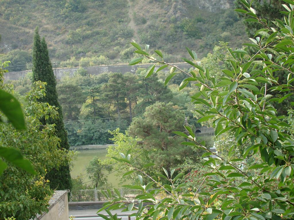 Guest House Ucha Mtsʼkhetʼa Esterno foto
